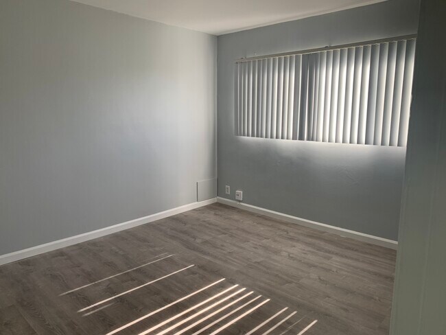 Building Photo - 4901 Laurel Canyon Blvd