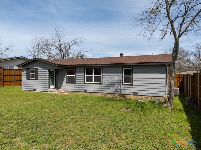 Building Photo - 209 W Victory Ave