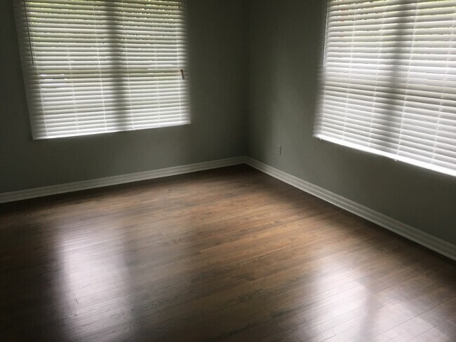 Building Photo - 1316 N Adams St