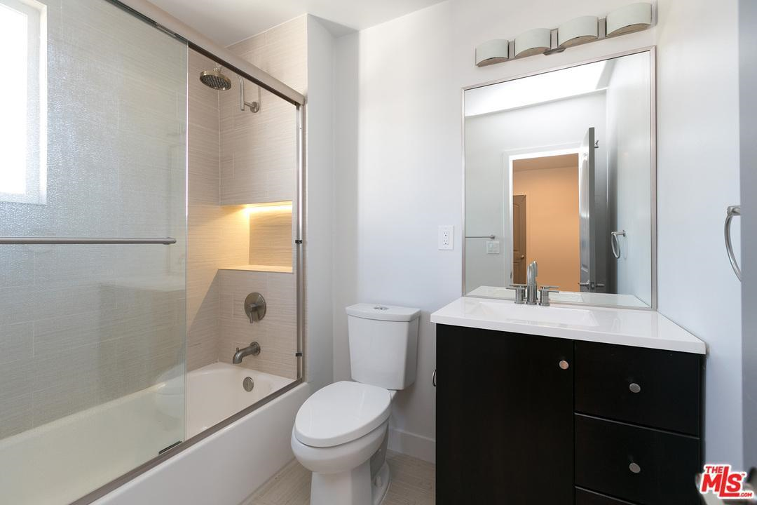 Bathroom - 130 S Hoover St