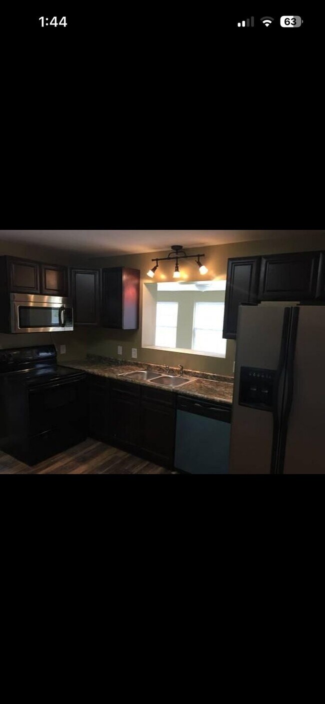 Building Photo - 1309 Swope Dr