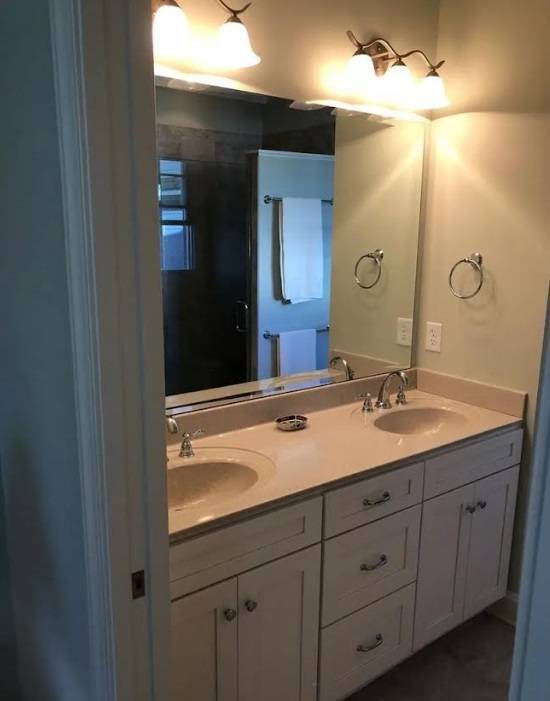 Building Photo - 225 Coach Light Way SW