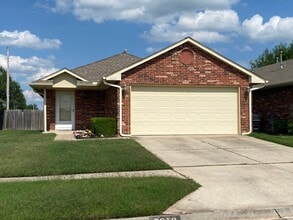 Building Photo - 3610 Ellis Ave
