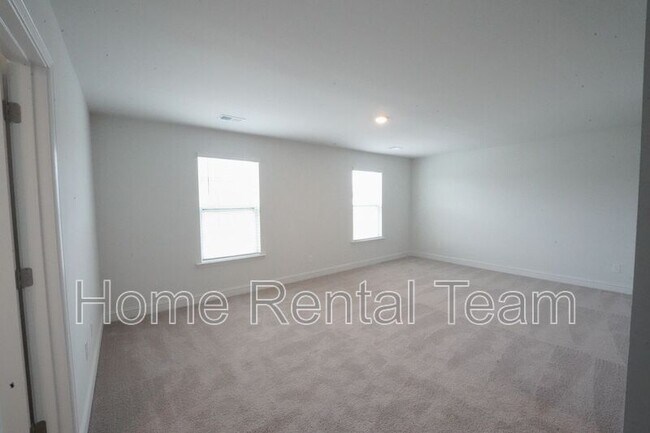 Building Photo - 337 Logging Hl Dr