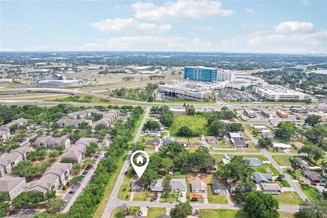 Building Photo - 7715 Deleuil Ave