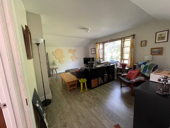 Building Photo - 1628 California St NE