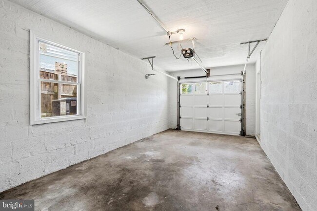 Building Photo - 5605 Wood Way