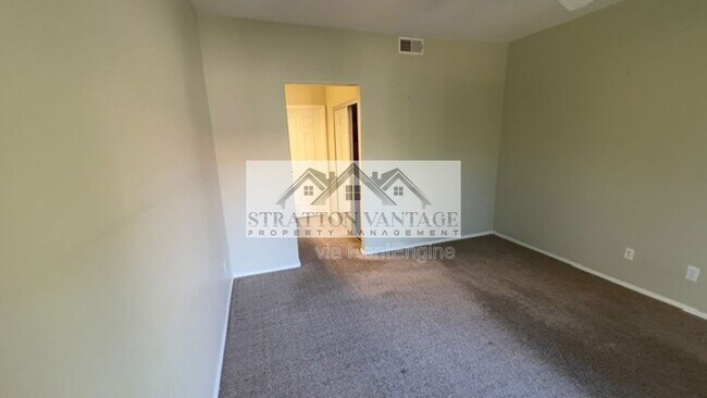 Building Photo - 1351 N Pleasant Dr