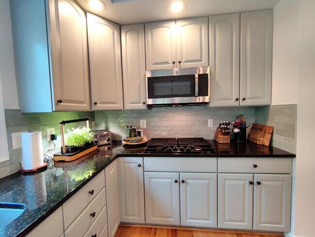 Building Photo - 7500 Tahoe Ct