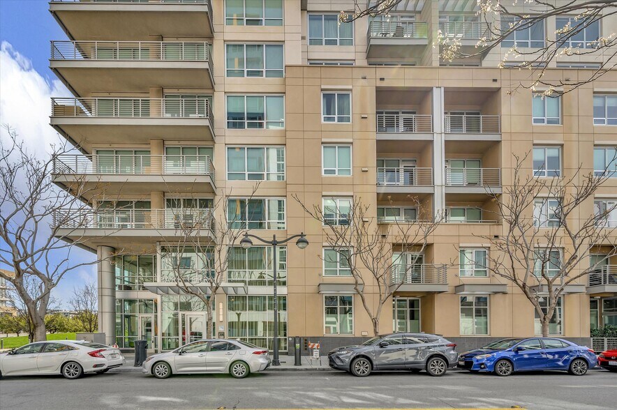Building Photo - 325 Berry St
