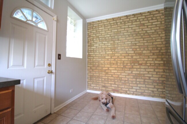 Building Photo - 1517 W Jonquil Terrace