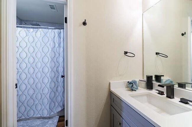 Building Photo - 213 Chandler Crossing Trail