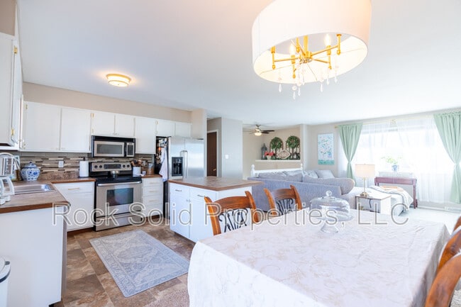 Building Photo - 1308 Green Acres Ct