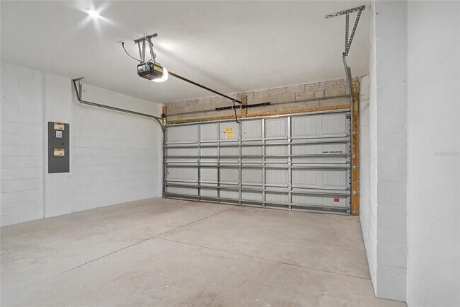 Building Photo - 1371 Madison Cir