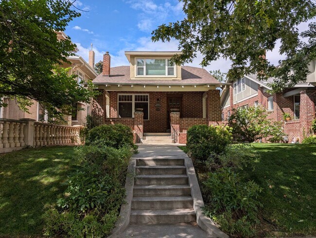 Building Photo - Beautiful 3 Bedroom House right across from City Park