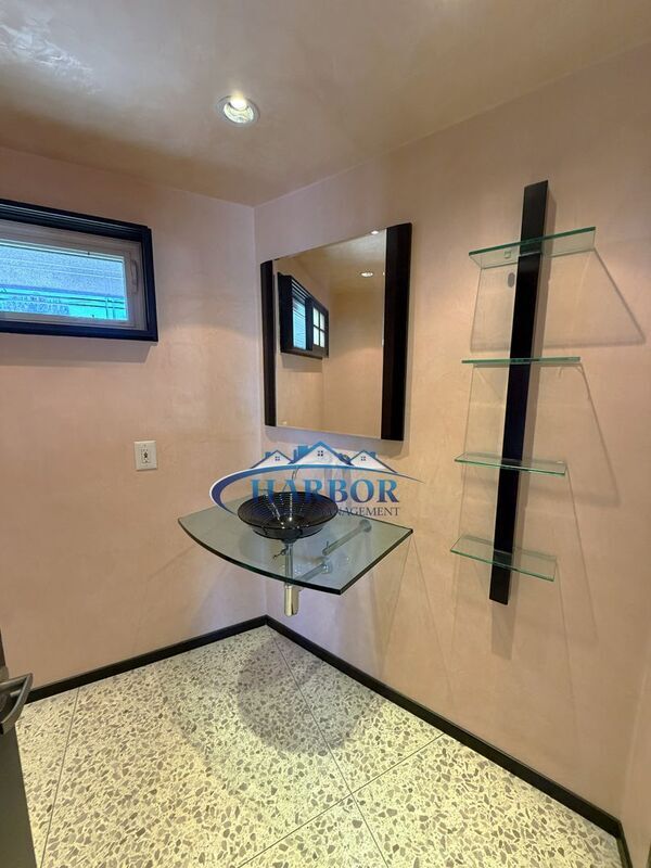 Building Photo - 2315 Sparta Dr