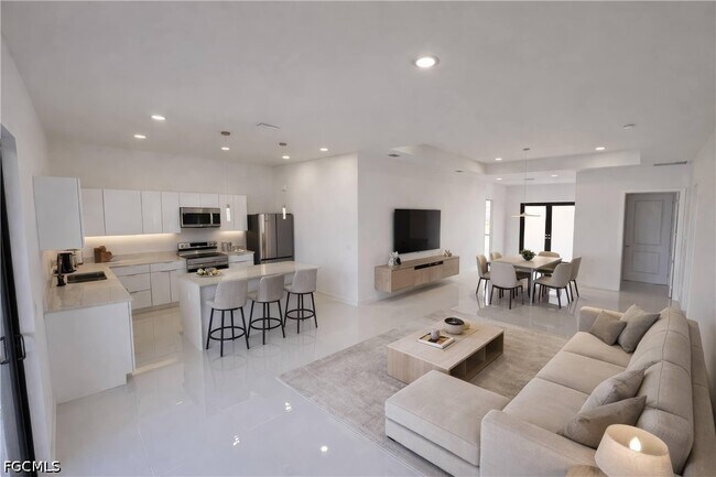 Building Photo - 2102 NW 25th Pl