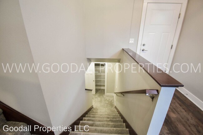 Building Photo - 3 br, 2.5 bath House - 312 N Warrior Lane