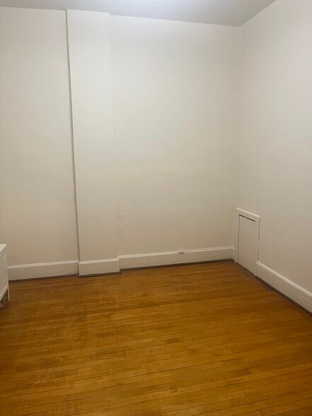 Building Photo - 2345 W 24th Pl