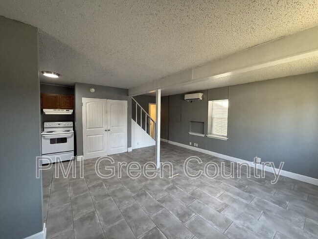 Building Photo - 4807 S 27th W Ave