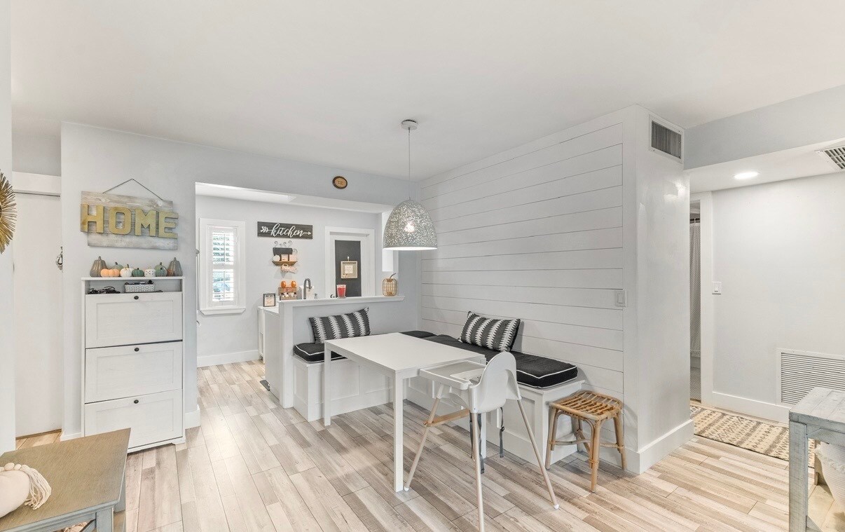 Building Photo - 600 Domenico Cir