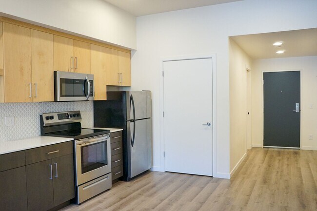 Building Photo - Modern & Spacious 1 Bedroom + Office with ...