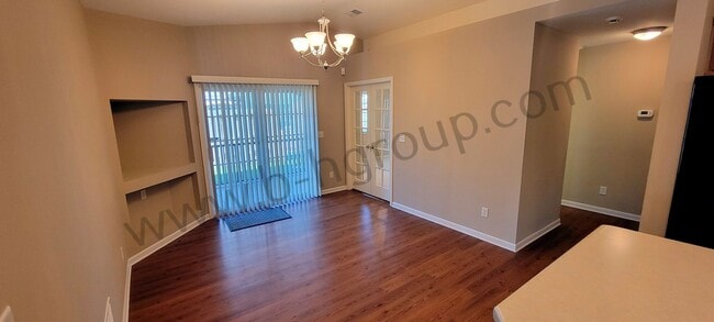 Building Photo - Sun Pointe Village Condo