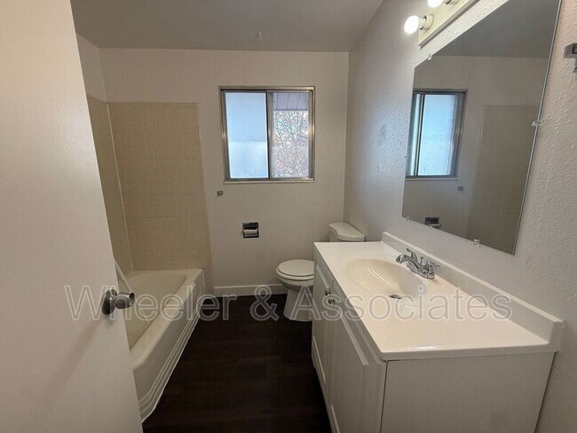 Building Photo - 546 E 450 S