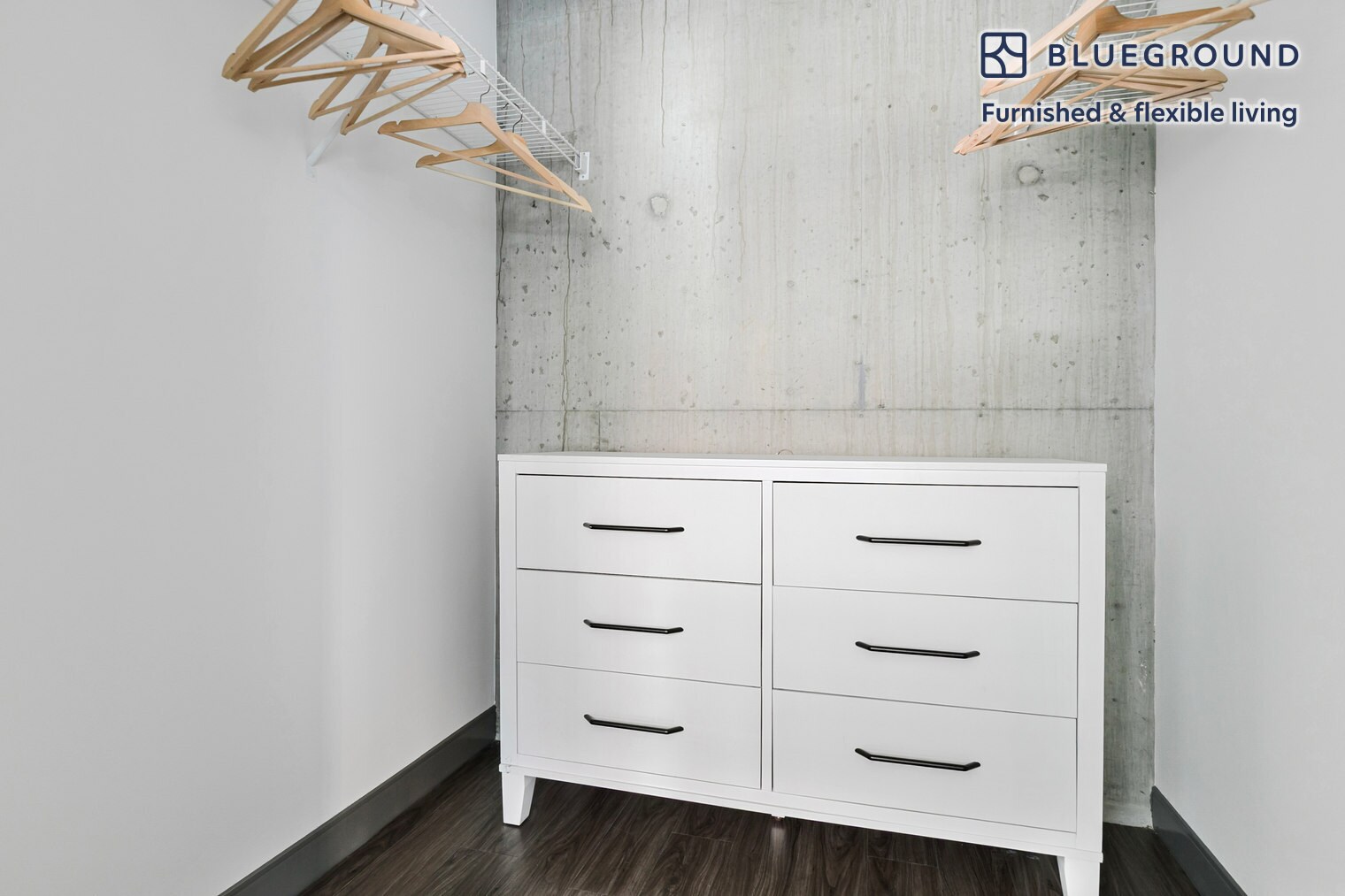 Building Photo - 215 W Lake St