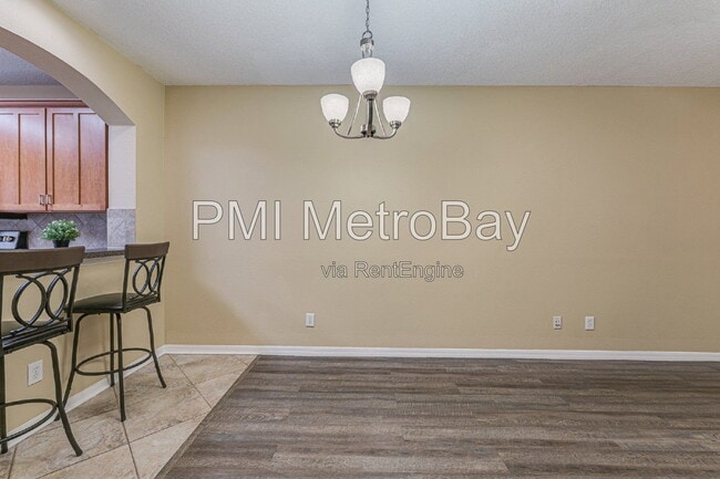 Building Photo - 15706 Fishhawk Falls Dr