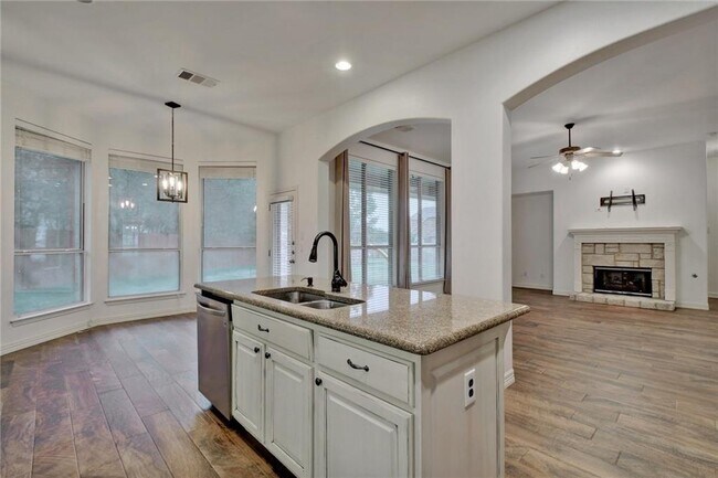 Building Photo - 2814 Cool River Loop