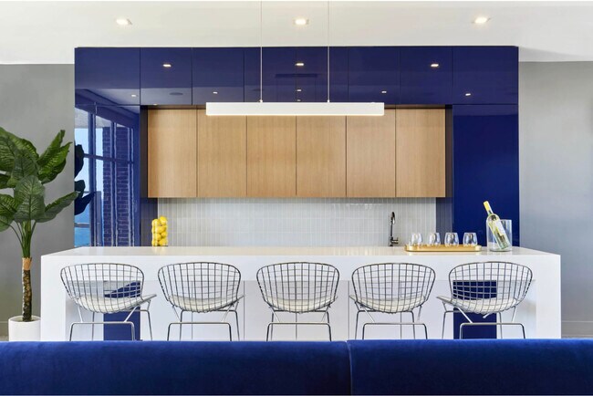 Building Photo - 420 W Belmont Ave