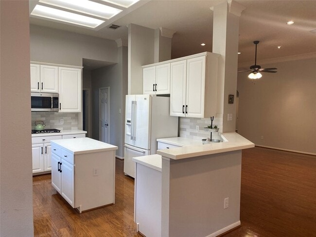 Building Photo - 14610 Farrawood Dr