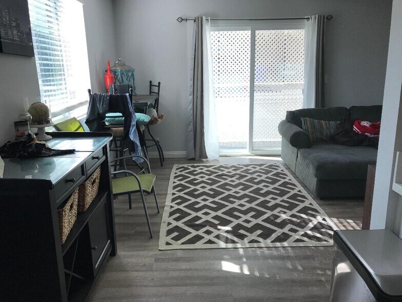 photo is from a different unit with the same layout - 712 pacific street