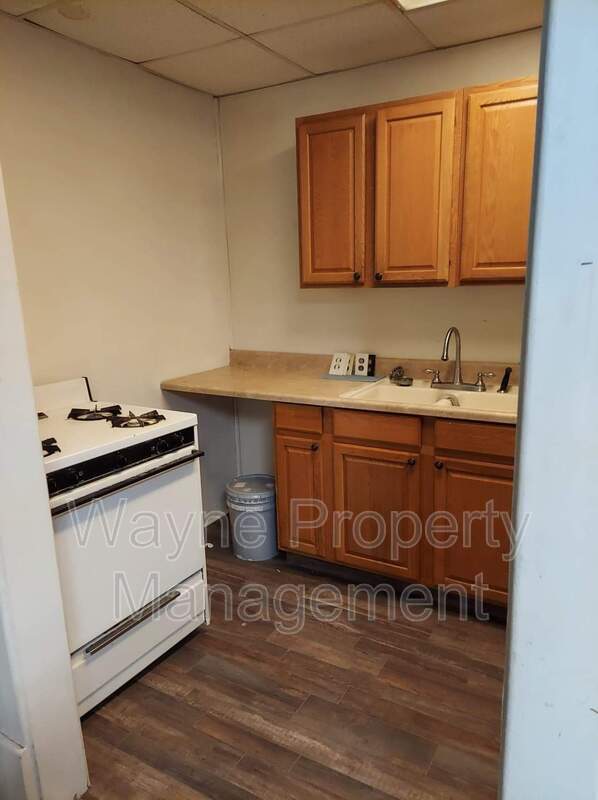 Building Photo - 744 1st St