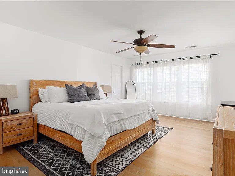 Building Photo - 109 Starburst Street