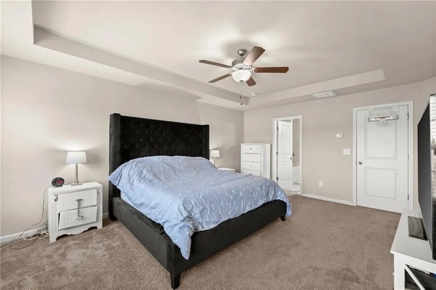 Building Photo - Room in Townhome on Chatham Ridge Dr