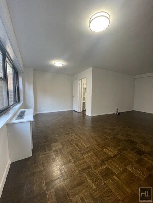 Building Photo - 405 E 56th St