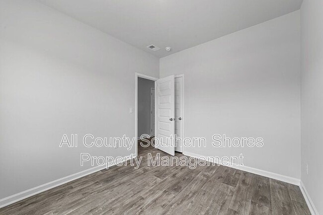 Building Photo - 239 Brackish Dr