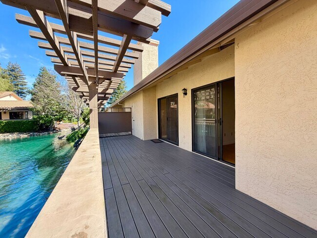 Building Photo - 3 Bedroom Condo in the Highly Desirable Fountain Grove 55+ Gated Community North Napa