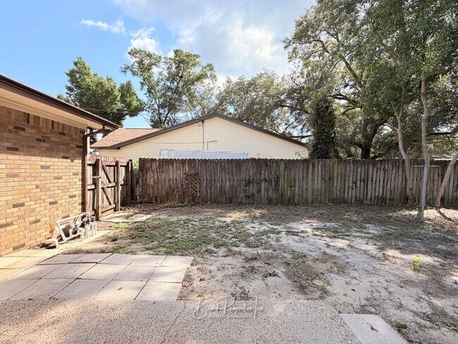 Building Photo - 325 S 73rd Ave
