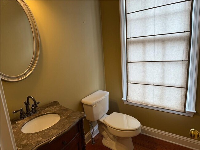 Building Photo - 1303 Creekside Pl SE