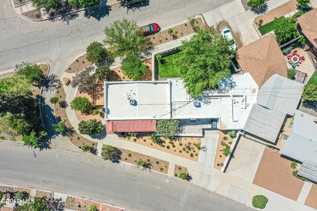Building Photo - 1011 Madeline Dr