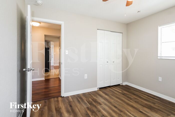Building Photo - 8241 Hixton Dr