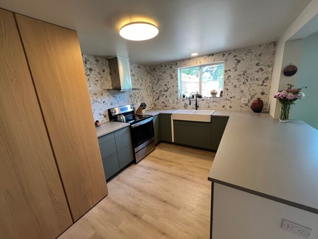 Building Photo - 7900 S 120th St