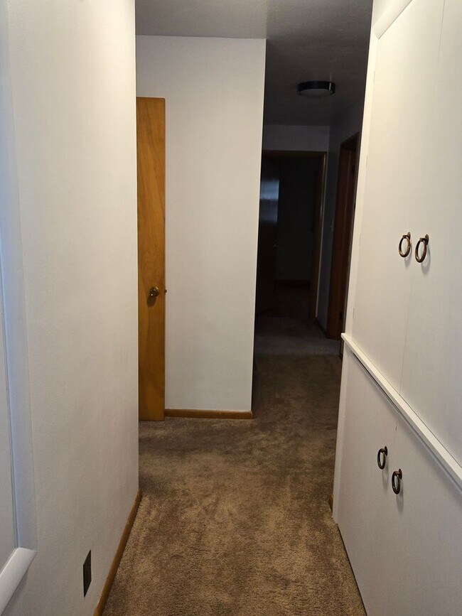 Building Photo - 132 Corll St