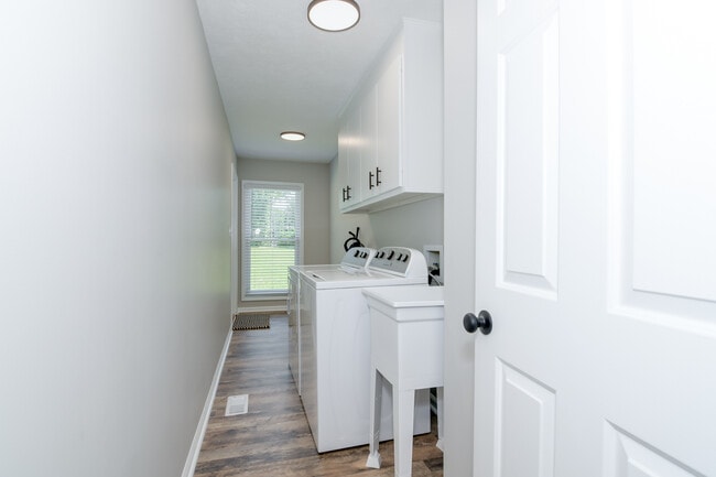 Building Photo - 219 Jasper Rd