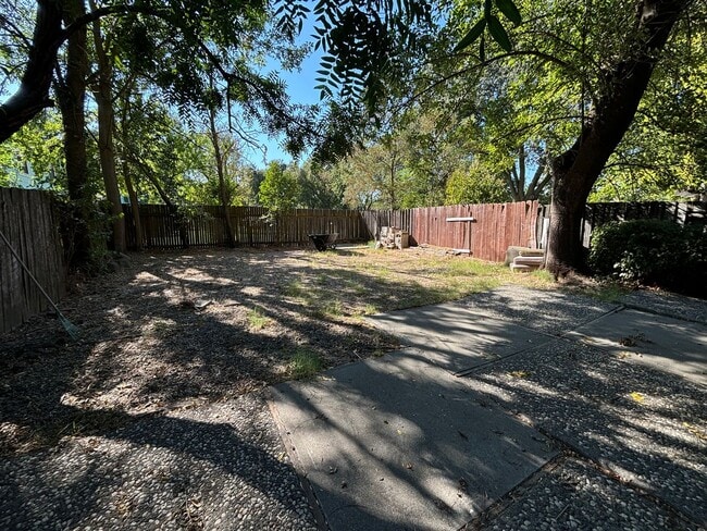 Building Photo - Lovely Cul-de-Sac Home in West Davis – Close to Parks & Amenities