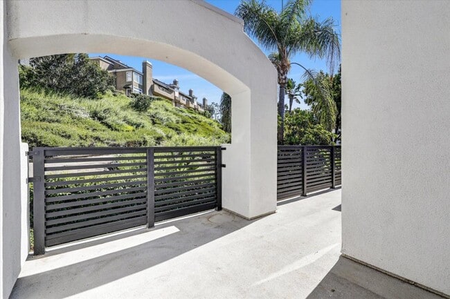 Building Photo - 25038 El Carrizo