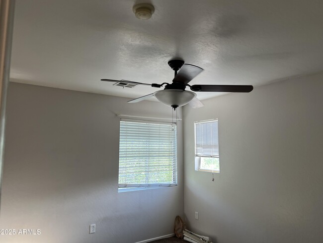 Building Photo - 4220 E Orchid Ln